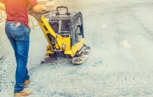 Niezbędne maszyny budowlane, które przyspieszą realizację każdej inwestycji: które wybrać? zdj. 2